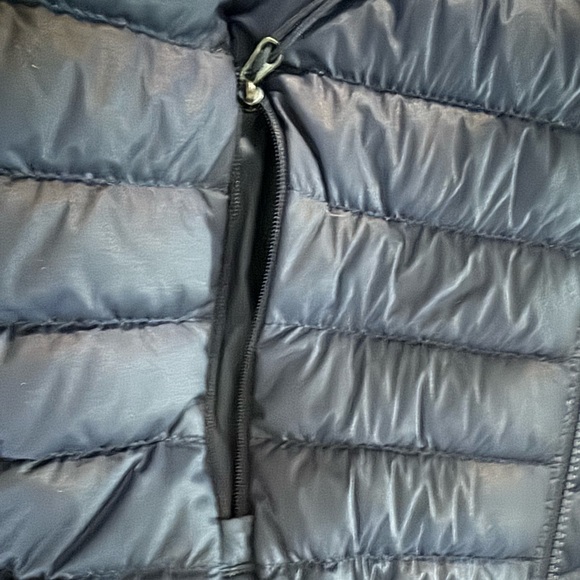 North Face dark blue puffy jacket, size small - Picture 6 of 9
